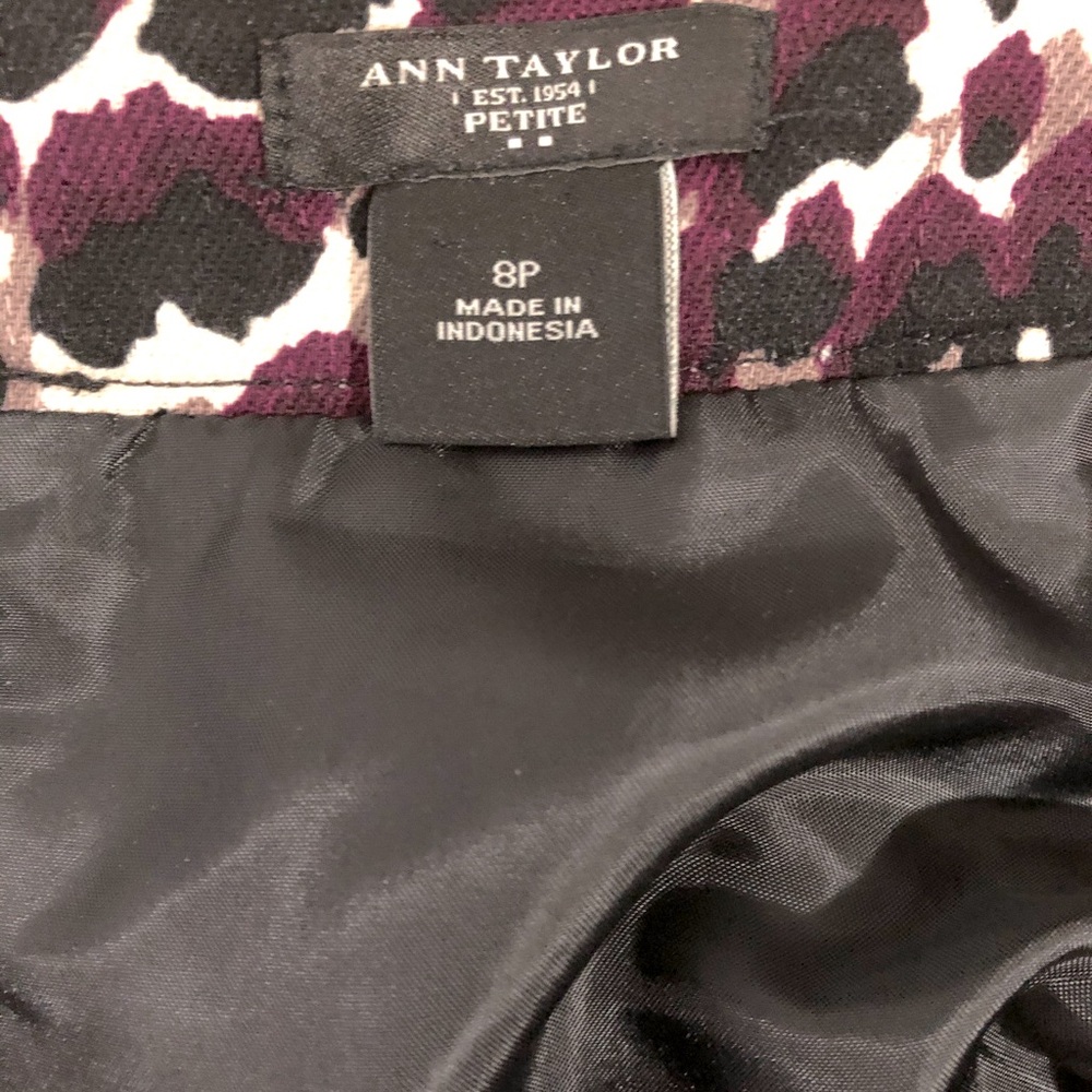 Ann Taylor Print Pencil Skirt - Picture 3 of 3